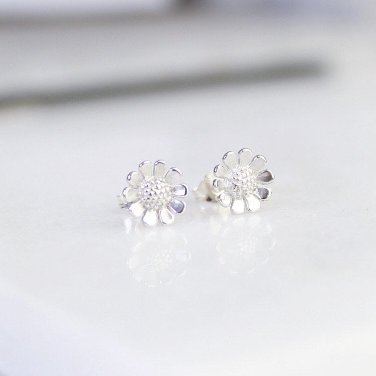 Laura Holland Sterling Silver Daisy Studs